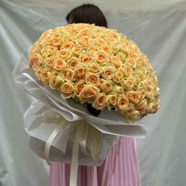 201 персикова троянда