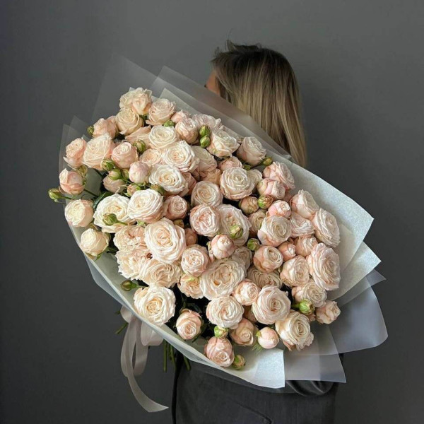 25 кущових троянд сорту "Принцеса Бомбастік"